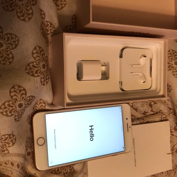 iPhone 8 Plus Gold 64GB - Picture 6 of 7